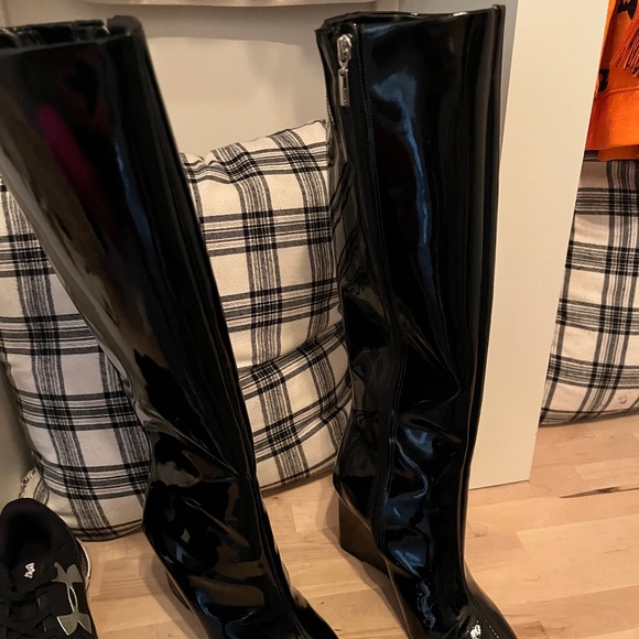 Schultz Brand New patent Leather boots - Picture 1 of 4